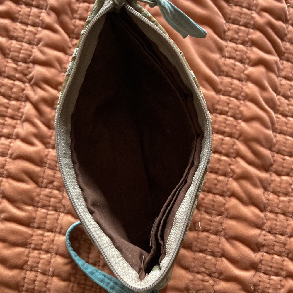 Madison Handbags Wristlet - Picture 3 of 3